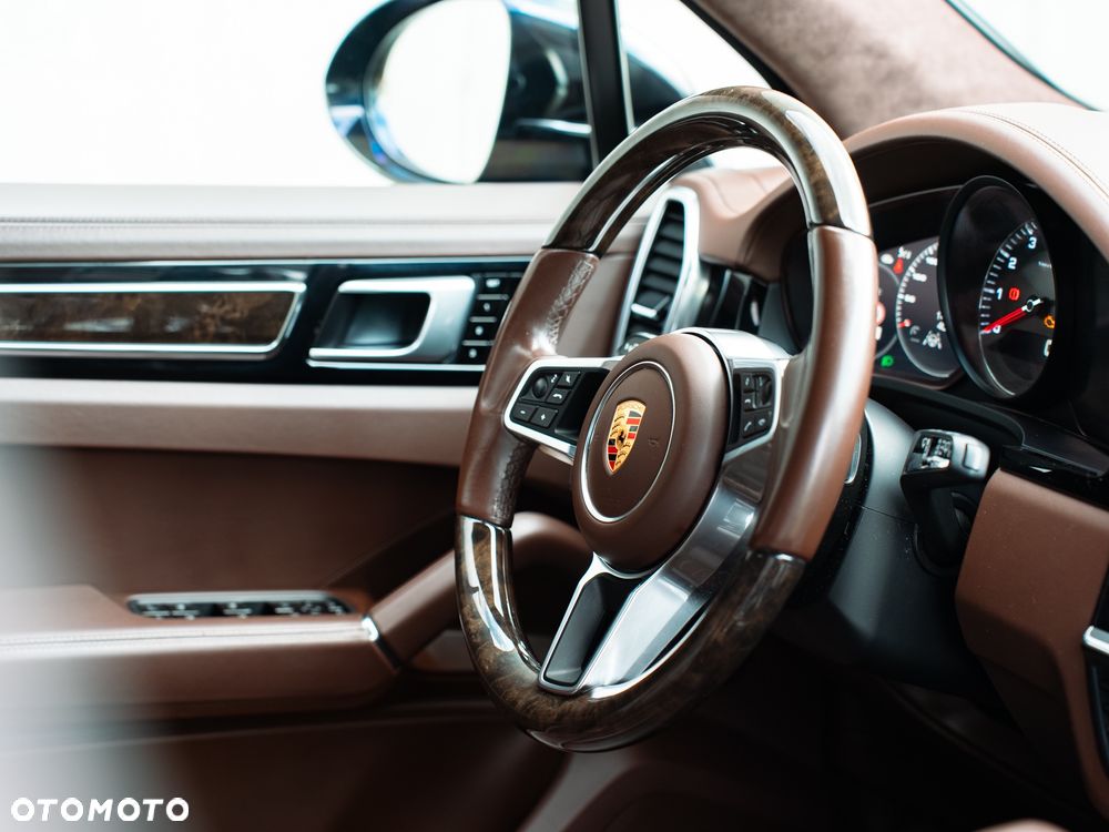 Porsche Cayenne S - 8