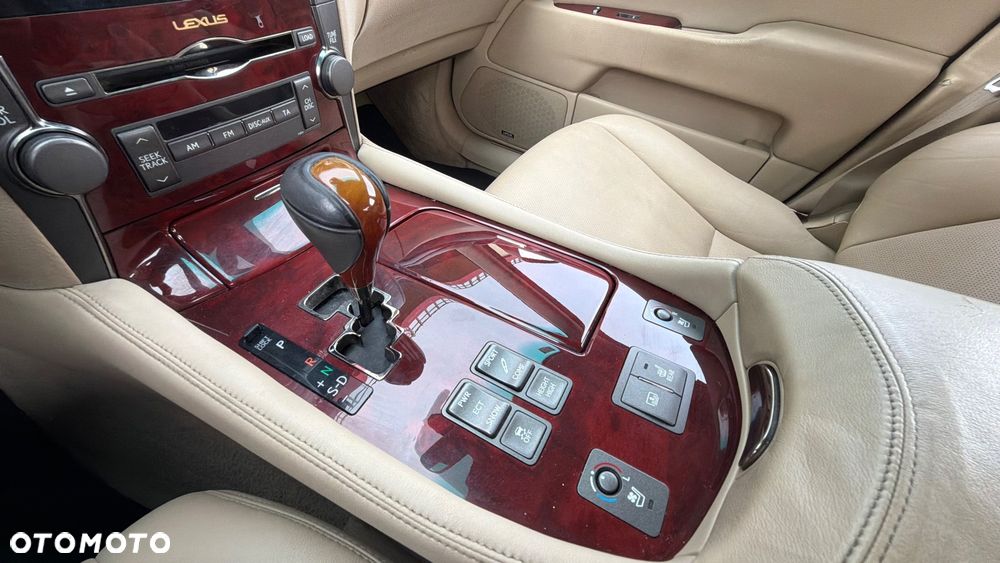 Lexus LS - 16