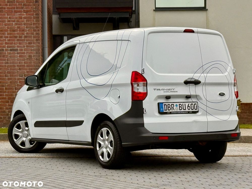 Ford Transit Courier - 16