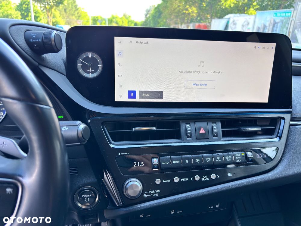 Lexus ES 300h Business Edition + - 12