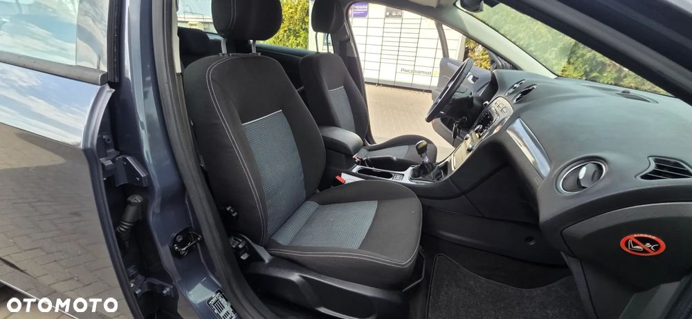 Ford Mondeo 2.0 TDCi Ghia - 27