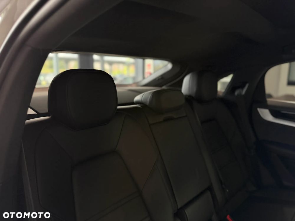 Porsche Cayenne S - 35