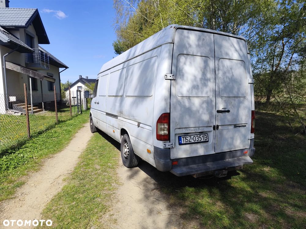 Mercedes-Benz Sprinter - 4