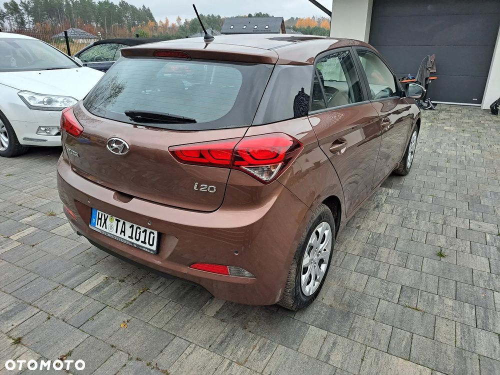 Hyundai i20 1.1 CRDi Trend - 10
