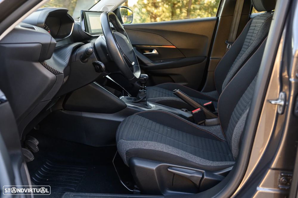 Peugeot 2008 1.2 PureTech Allure Pack - 17