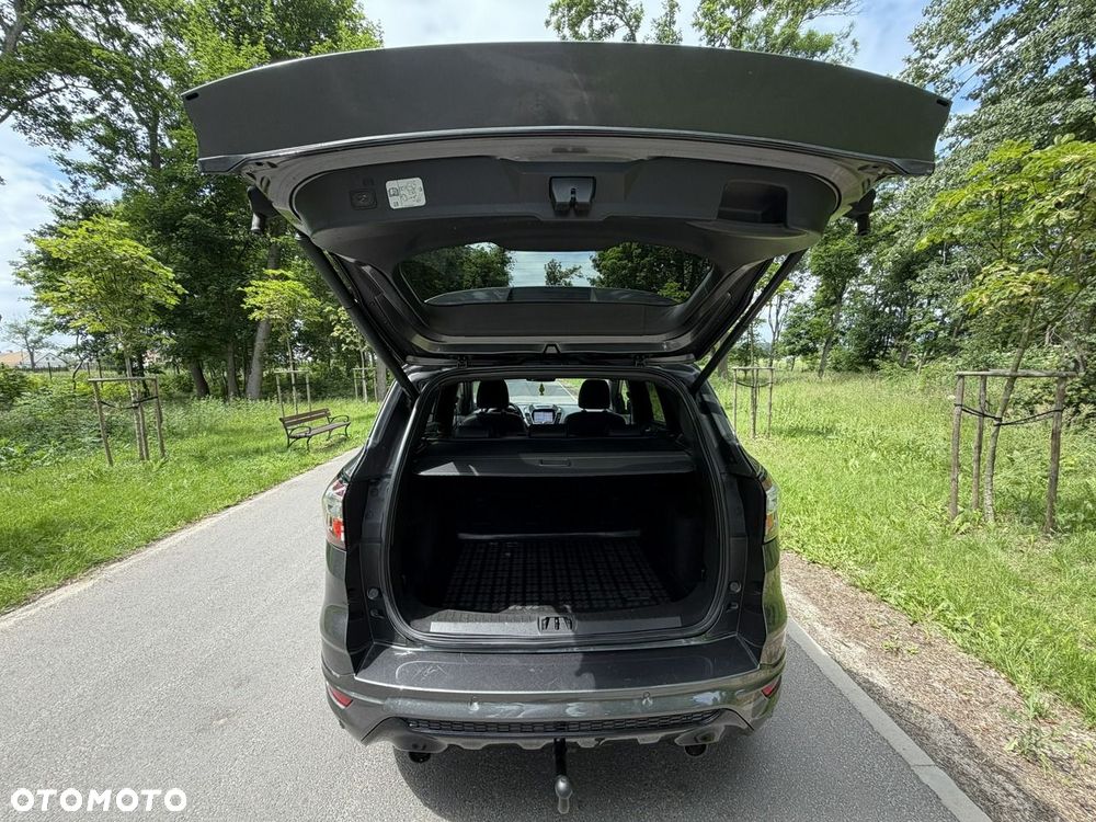 Ford Kuga - 24