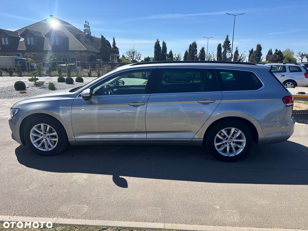 Volkswagen Passat 2.0 TDI SCR DSG Trendline - 23