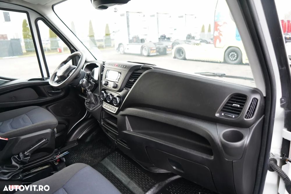 Iveco DAILY 35-140 / BASCULATOR / CU TRACȚIE MÂNĂ / DOUĂ TRACȚII / MANUAL / 6 LOCURI / - 32