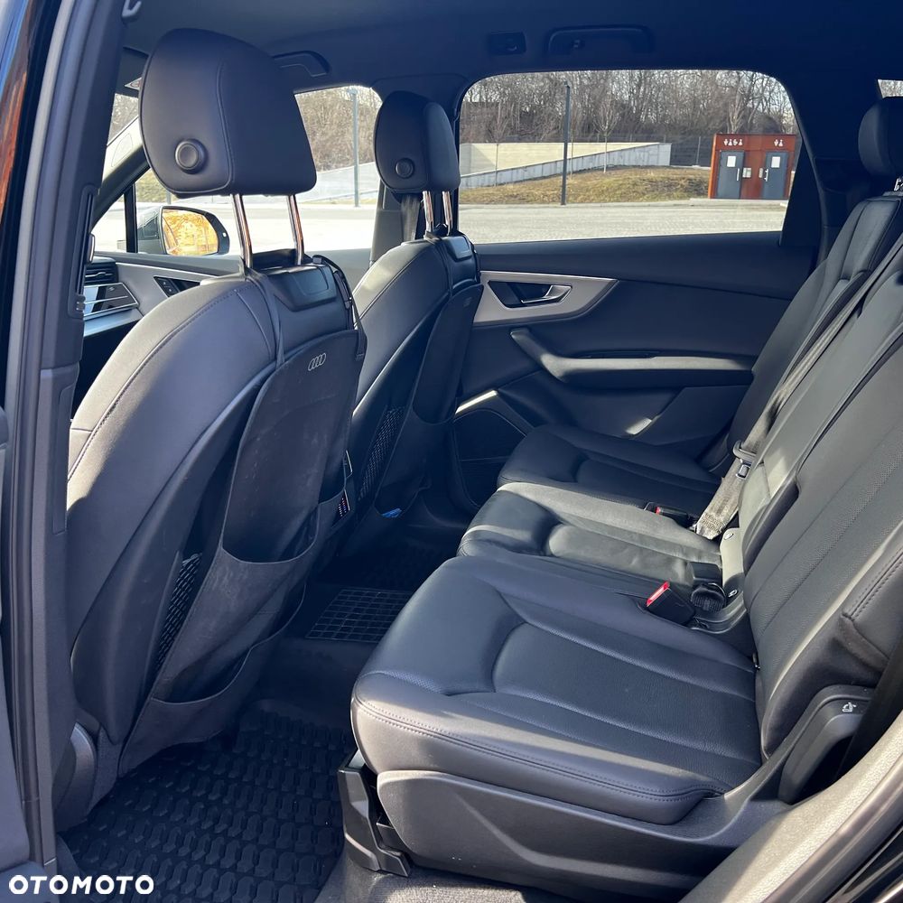 Audi Q7 - 10