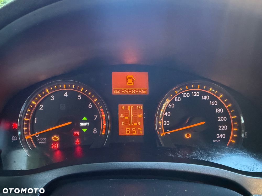 Toyota Avensis 1.6 Sol - 10