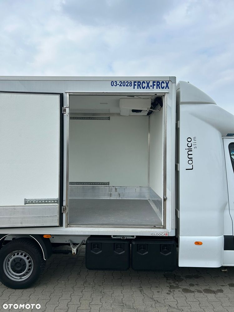Mercedes-Benz Sprinter - 11