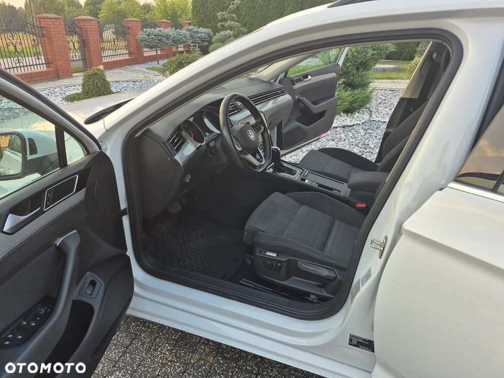 Volkswagen Passat 2.0 TDI SCR Comfortline DSG - 15