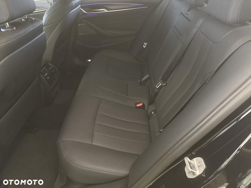 BMW Seria 5 520d xDrive MHEV M Sport sport - 15