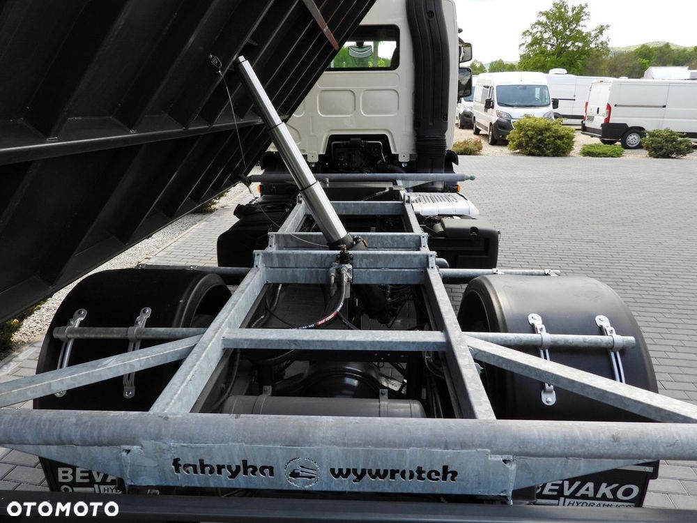 DAF LF 180 WYWROTKA TRÓJSTRONNA TEMPOMAT LEDY AUTOMAT  BLIŹNIACZE KOŁA KLIMATYZACJA  180KM - 23