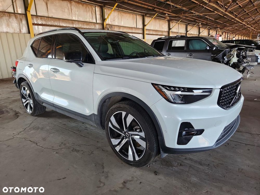 Volvo XC 40 - 4