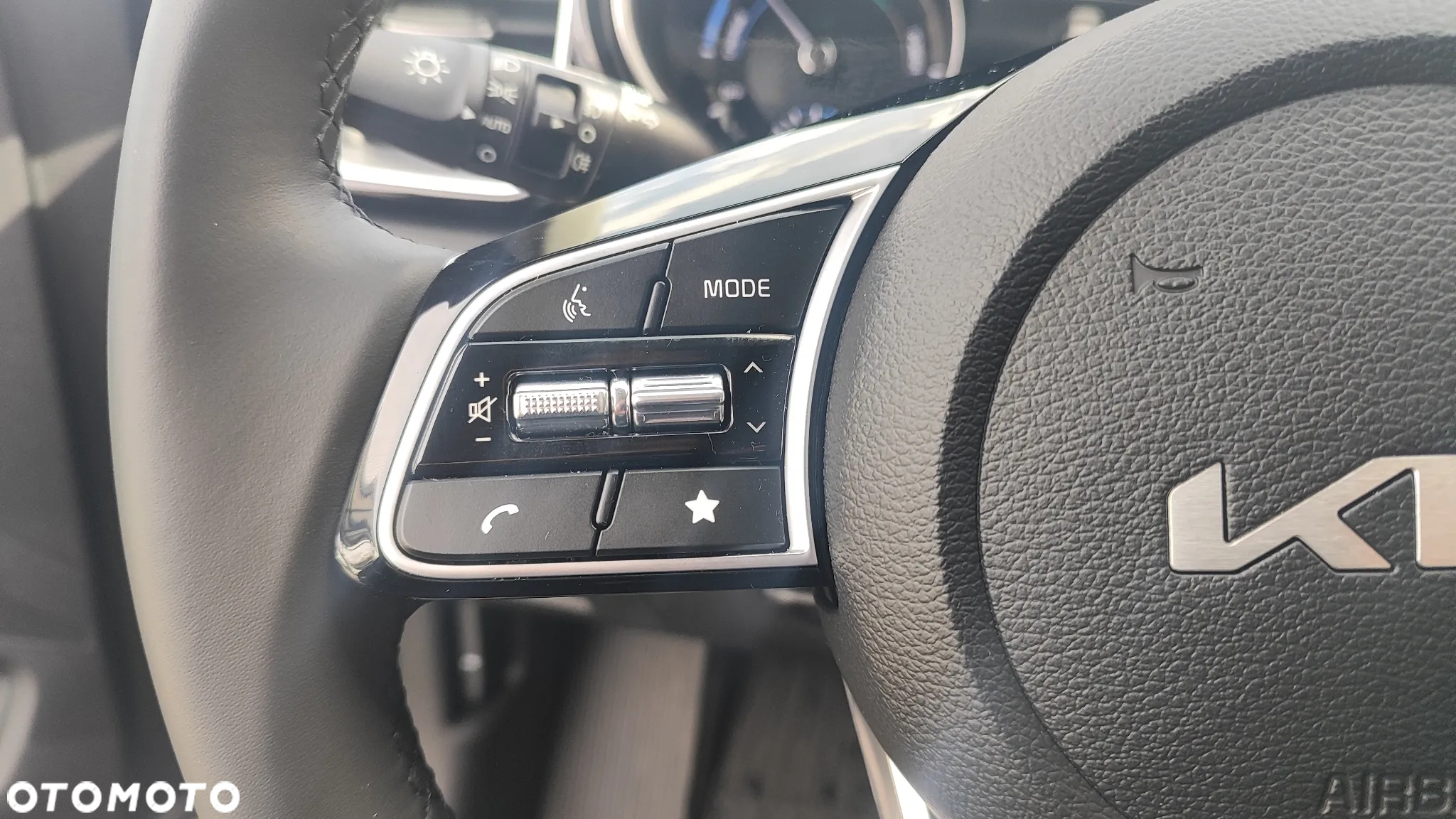 Kia Ceed 1.6 GDI PHEV L DCT - 12