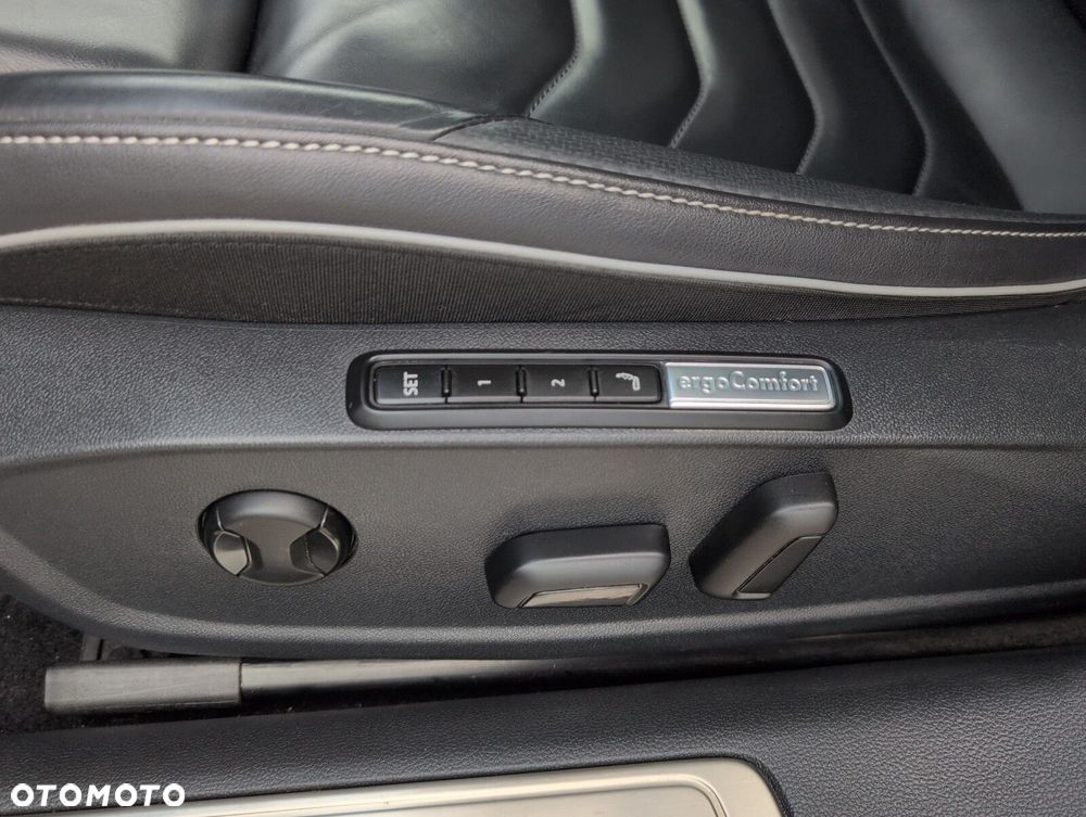 Volkswagen Arteon 2.0 TDI 4Motion R-Line DSG - 19