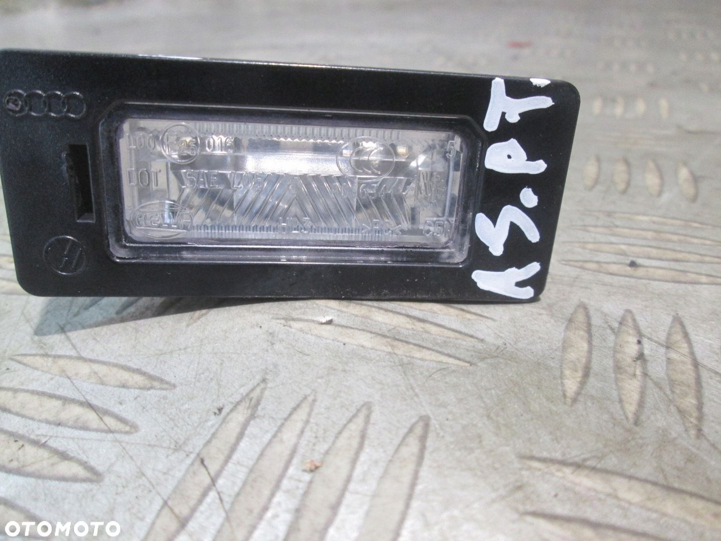 LAMPKA OŚWIETLENIE TABLICY REJESTRACYJNEJ A5 8T A4 B8 8T0943021 - 1