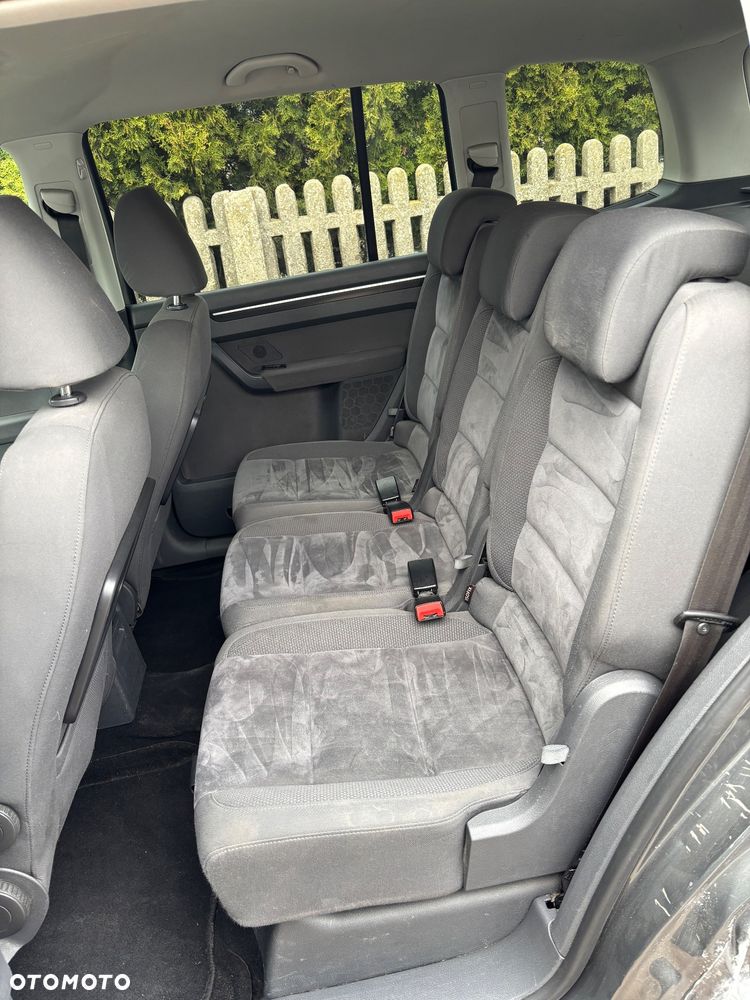 Volkswagen Touran - 13