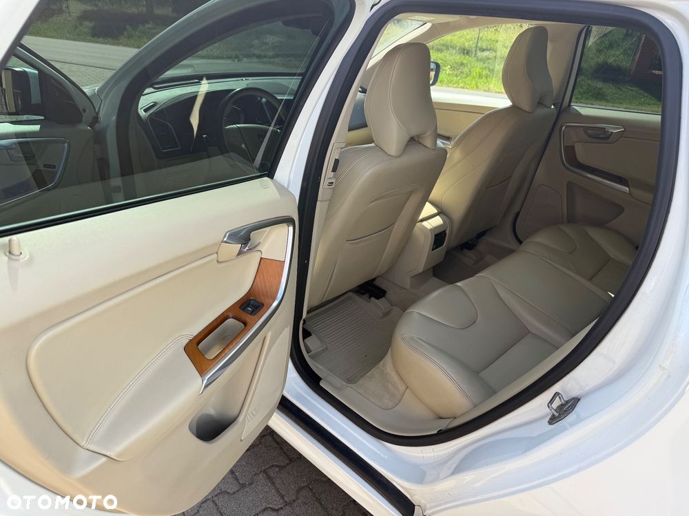 Volvo XC 60 D5 AWD Summum - 9
