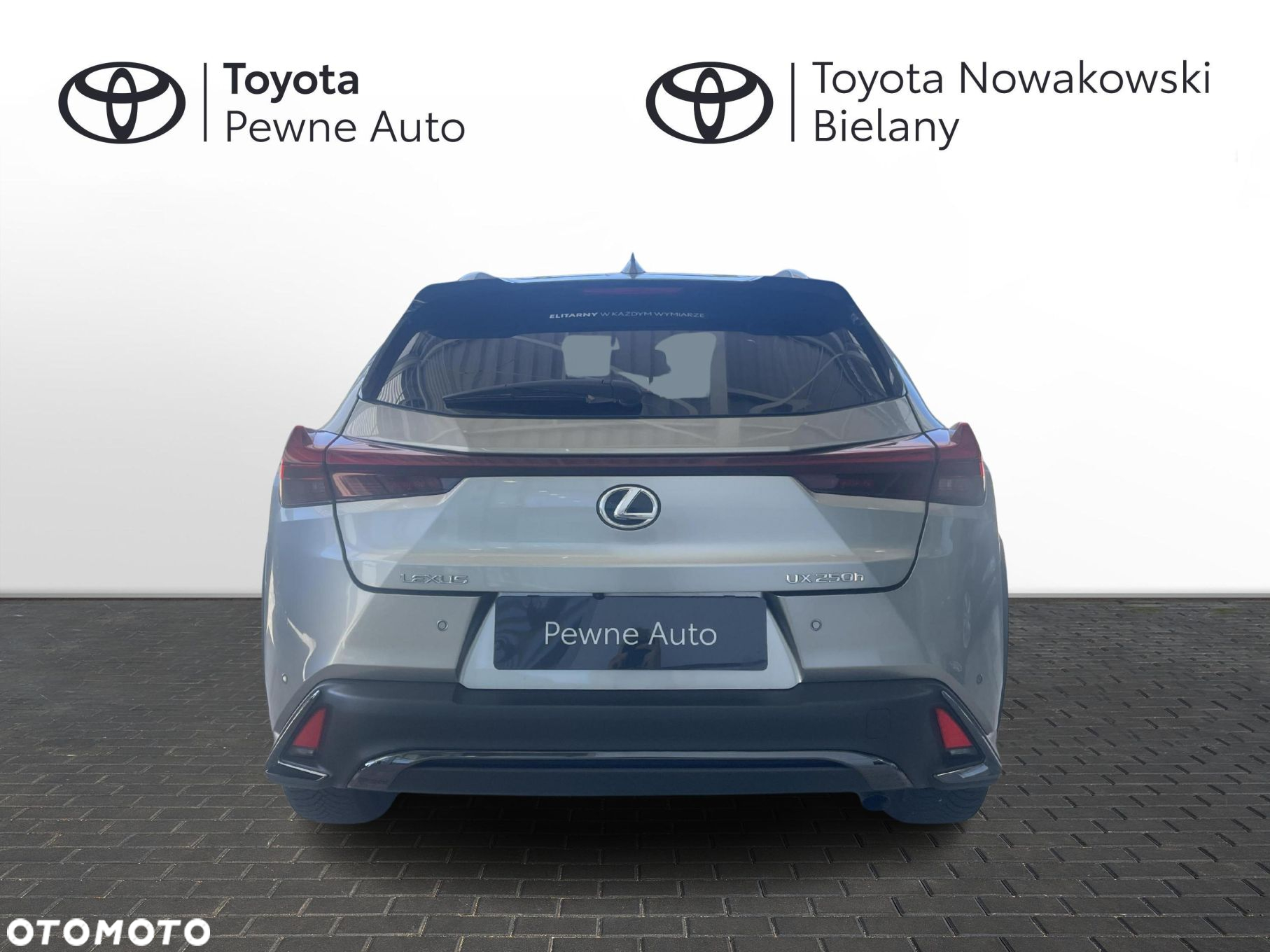 Lexus UX - 4
