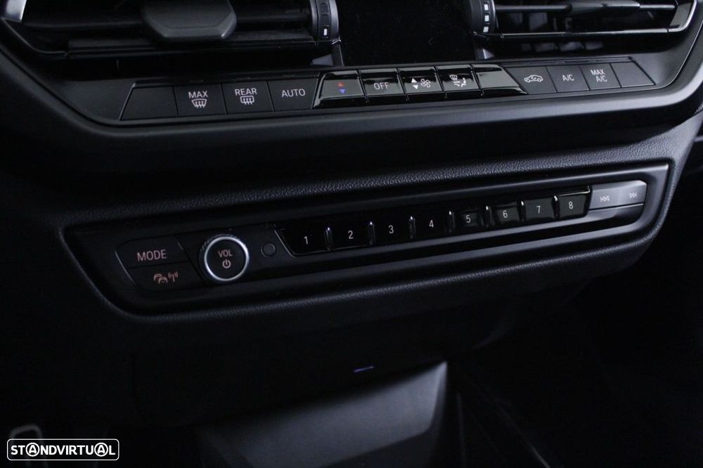 BMW 116 d Pack Desportivo M Auto - 31