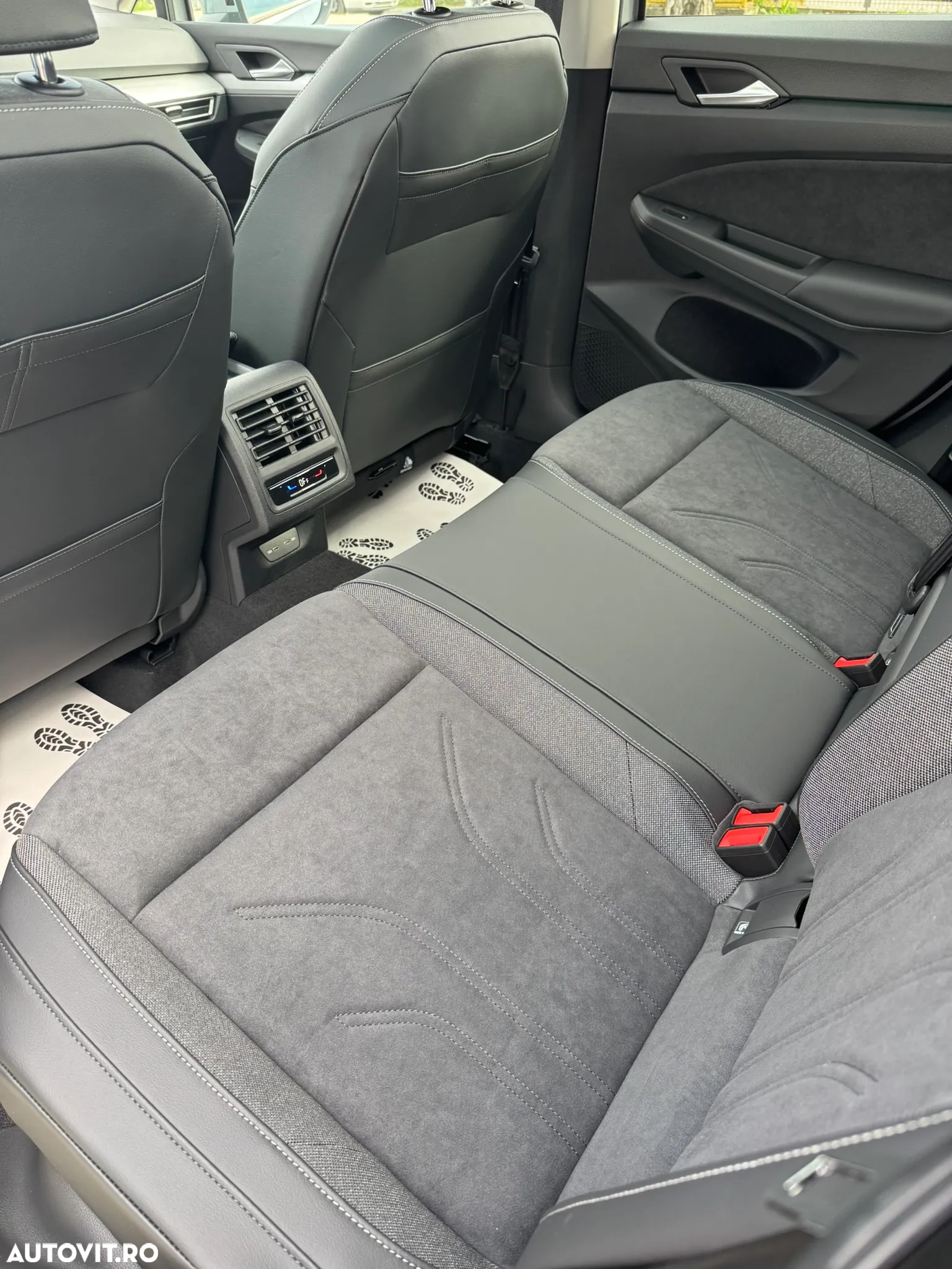 Volkswagen Golf 1.5 eTSI ACT DSG MHEV Life - 23