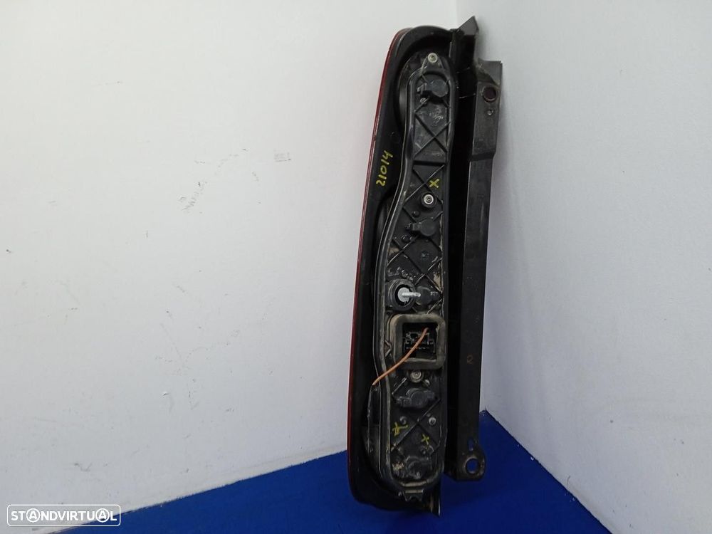 FAROLIM TRASEIRO DIREITO FIAT DOBLO LIMUSINA 2009 -223B1000 - 4