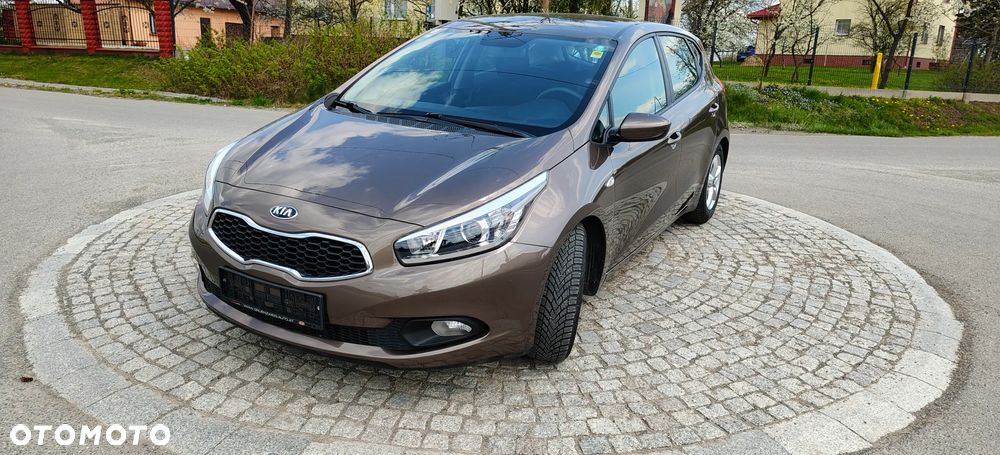 Kia Ceed - 9