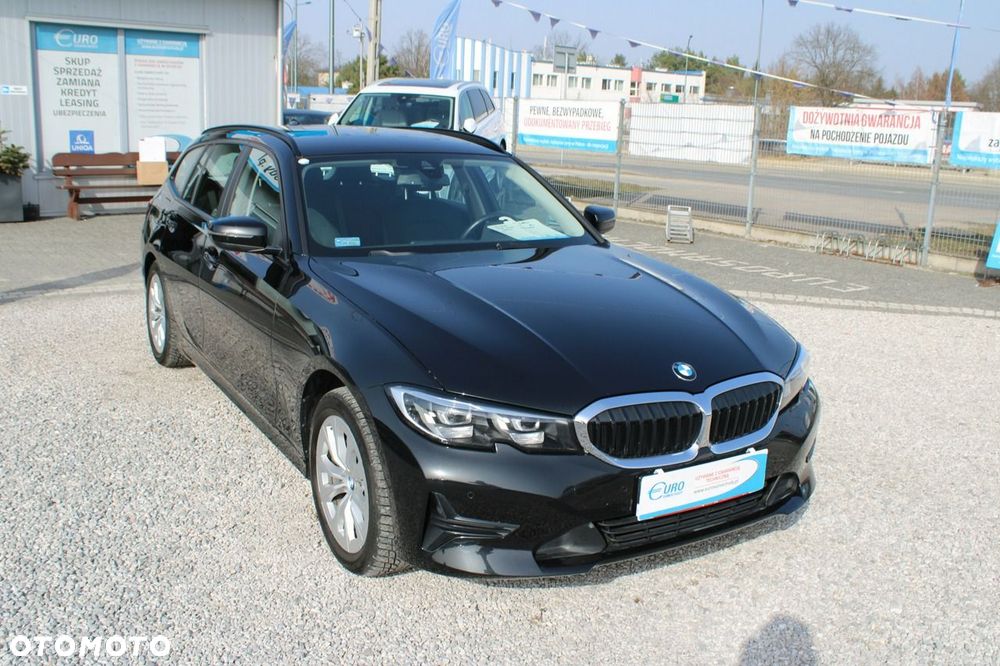 BMW 3 Series 2021 photo 4