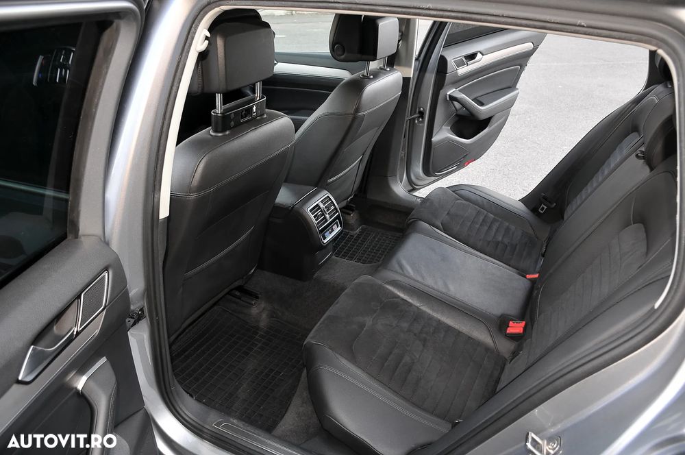 Volkswagen Passat 2.0 TDI DSG Highline - 16