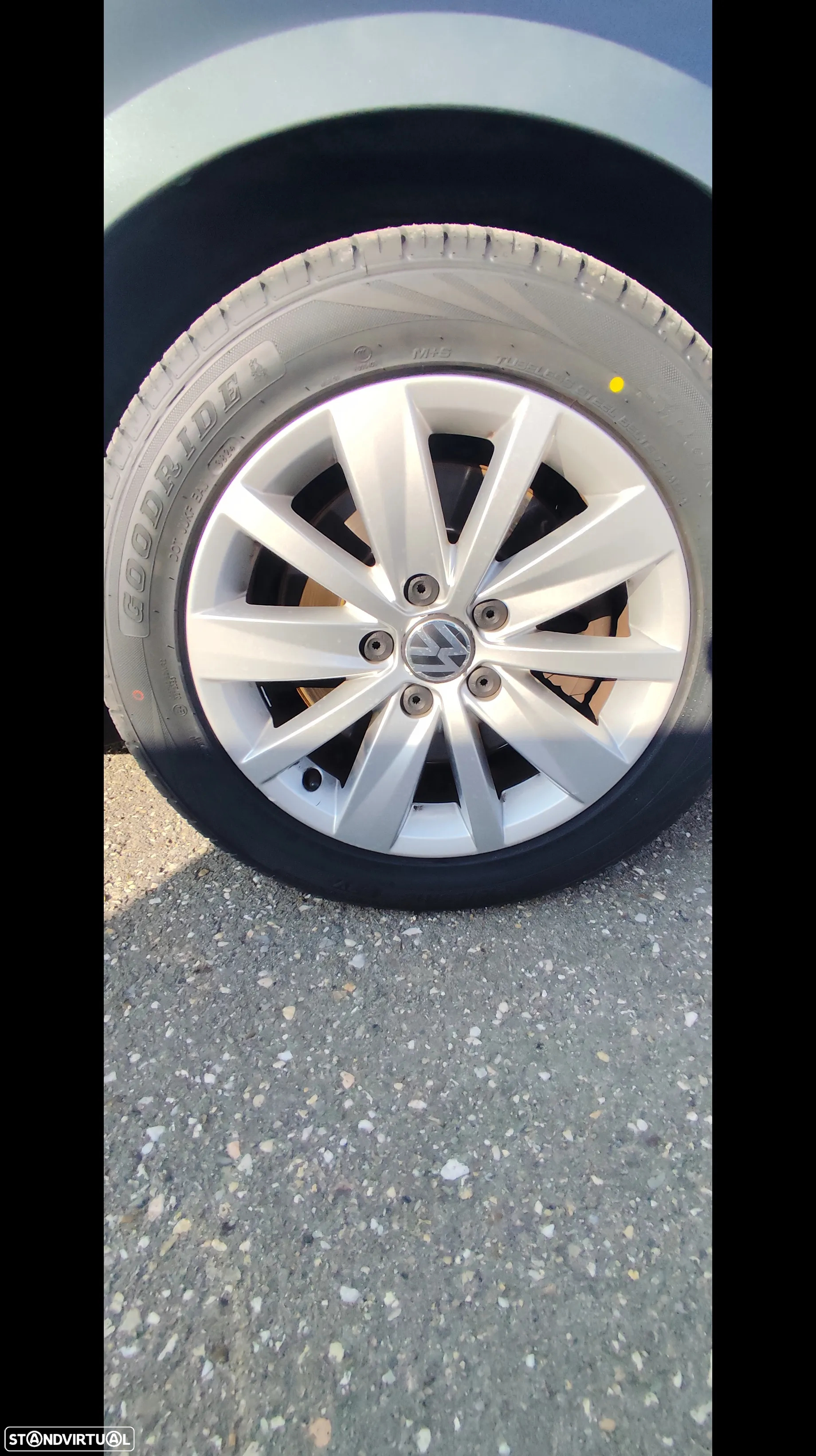 VW Passat 1.6 TDI BlueMotion - 16