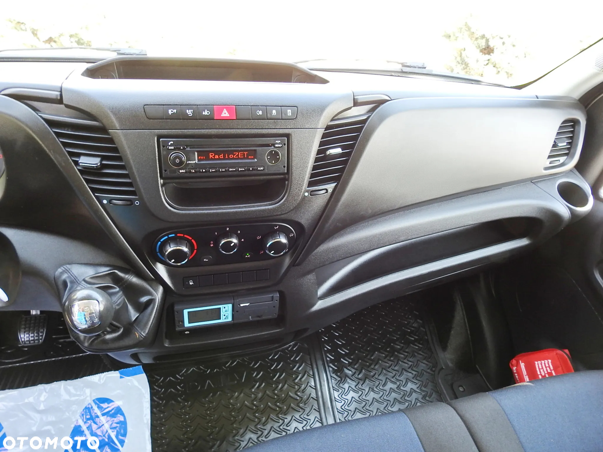 Iveco DAILY 50C15 CHŁODNIA KONTENER -5*C ZASILANIE 230V KLIMATYZACJA BLIŹNIACZE KOŁA 150KM [ 279041 ] - 35