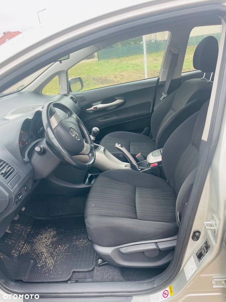 Toyota Auris 1.6 VVT-i Team - 19