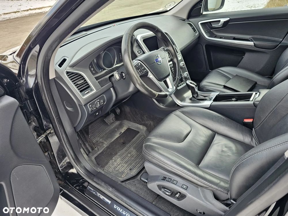 Volvo XC 60 D5 AWD Geartronic Summum - 5