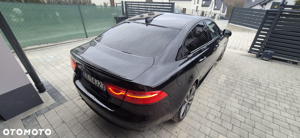 Jaguar XE 20d AWD R-Sport - 10