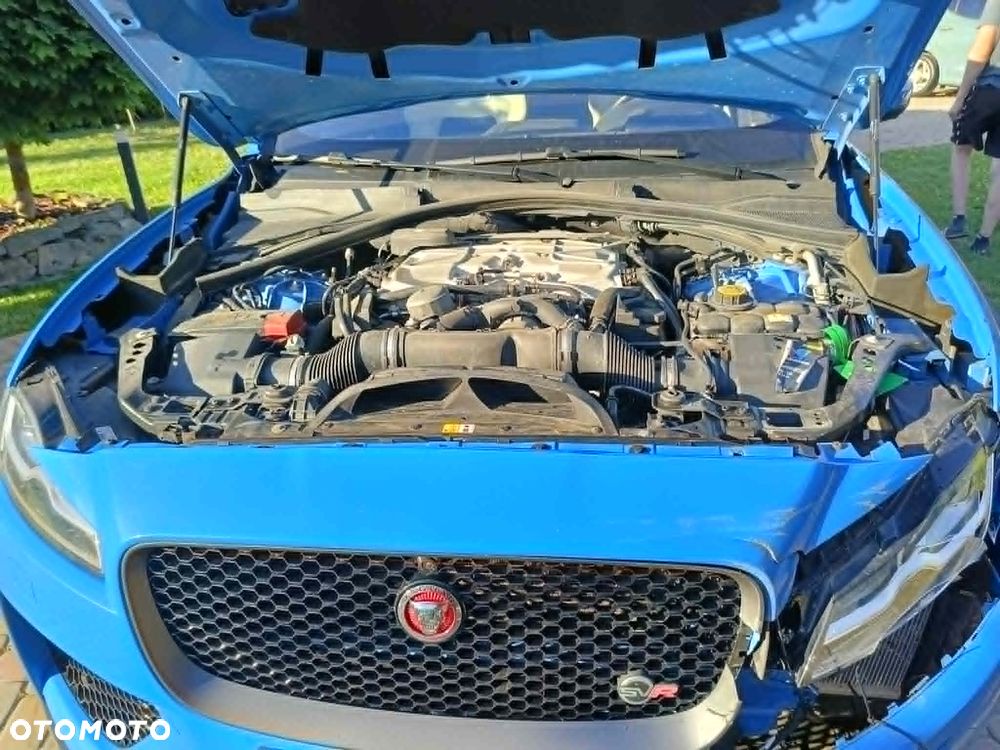 Jaguar F-Pace P550 AWD SVR - 30