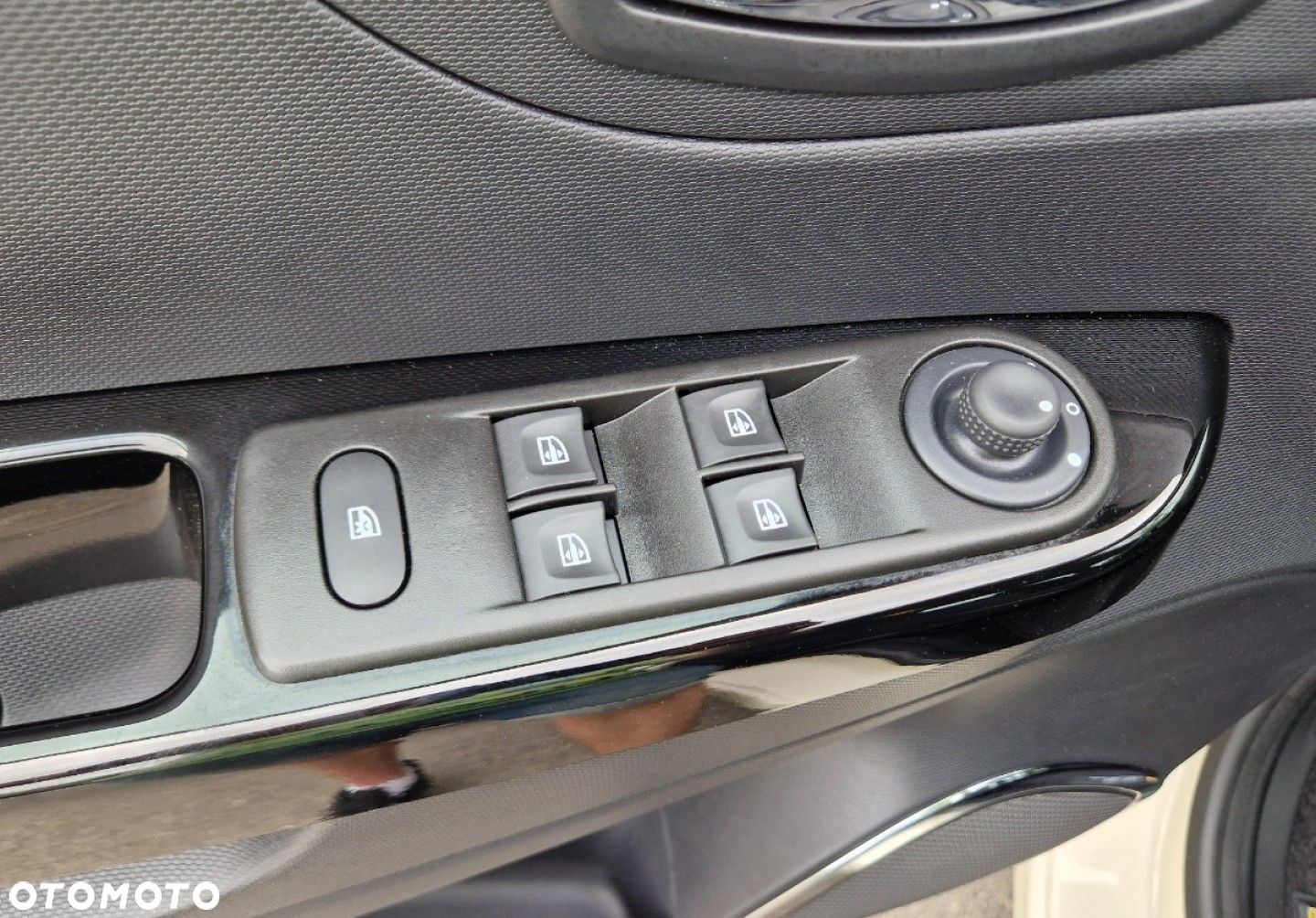 Renault Captur (ENERGY) TCe 90 INTENS - 24