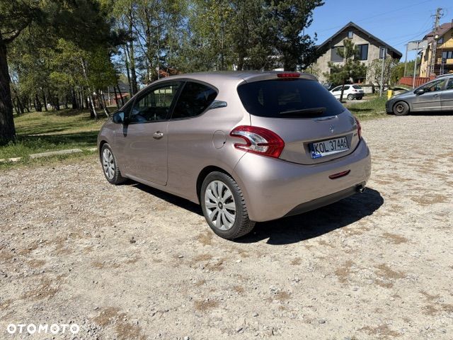 Peugeot 208 - 3