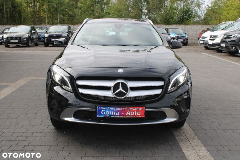 Mercedes-Benz GLA - 10