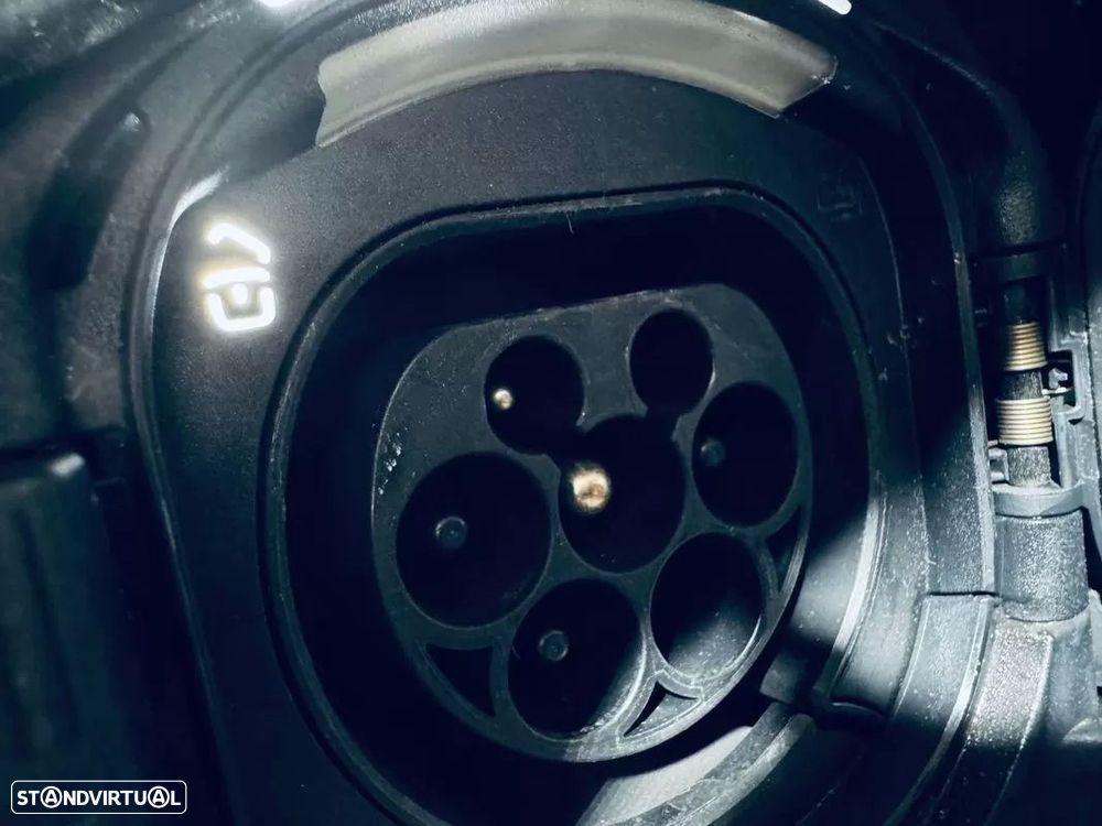 Mercedes-Benz A 250 e AMG Line - 26