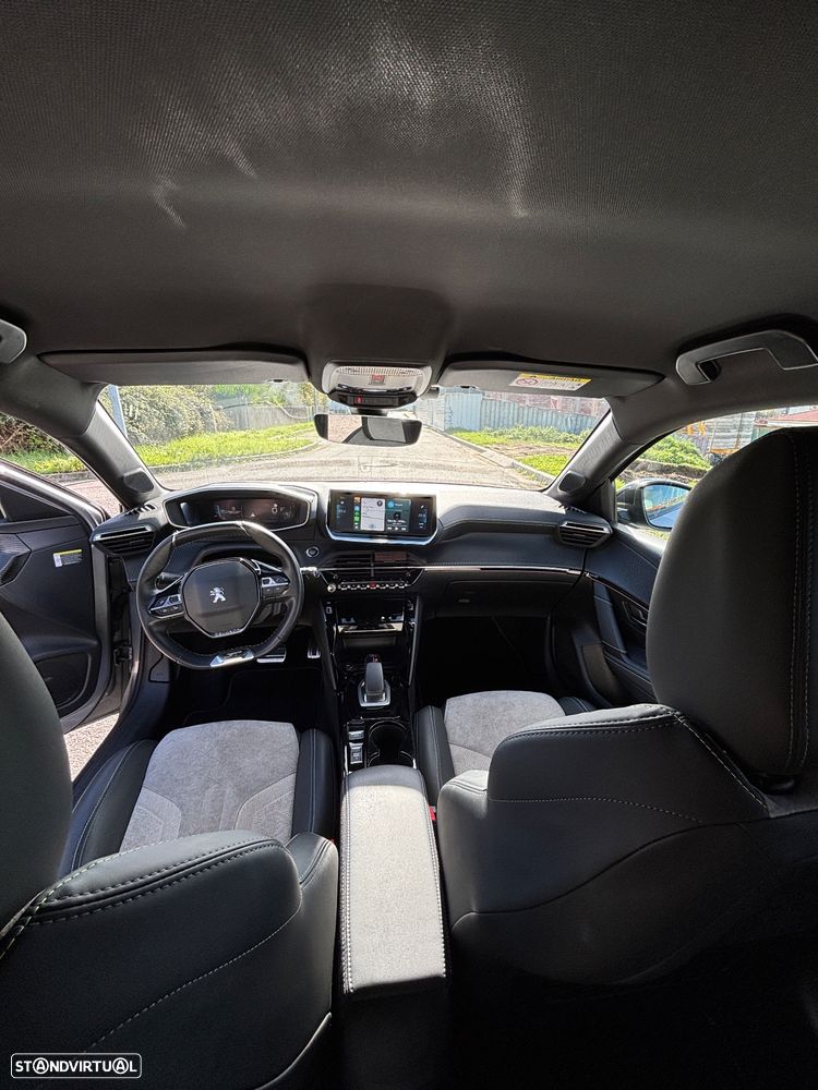 Peugeot e-208 GT - 12