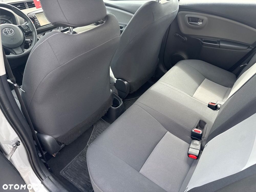 Toyota Yaris - 16