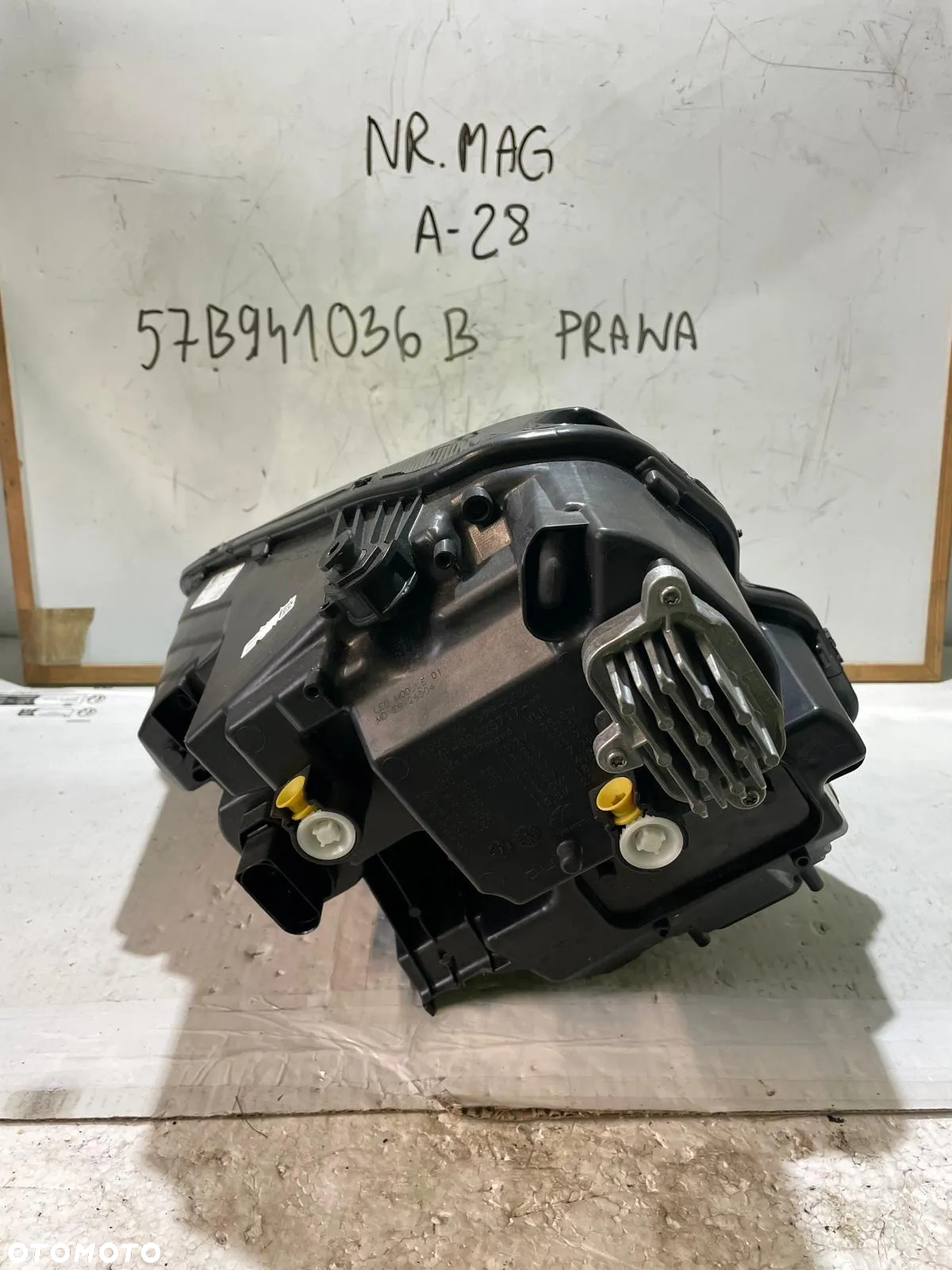 LAMPA PRAWA PRZÓD SKODA KAROQ LIFT 57B941036B - 2