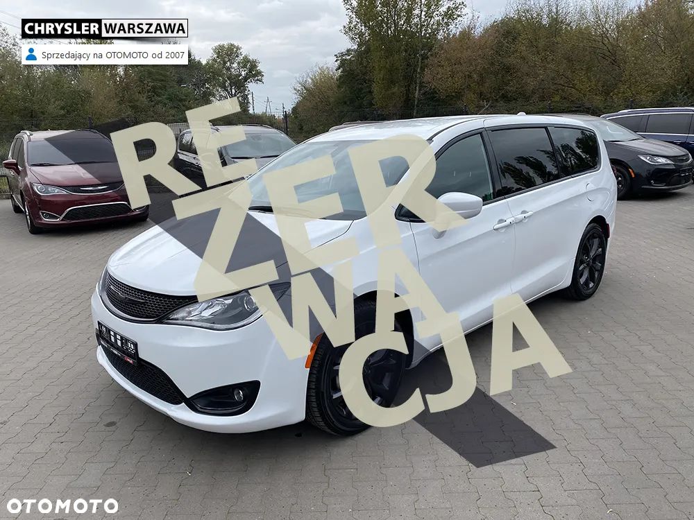 Chrysler Pacifica - 1