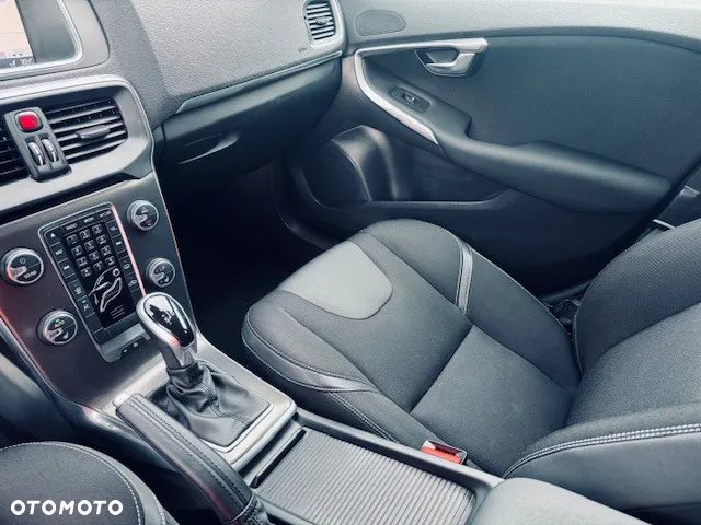 Volvo V40 D3 Momentum - 19