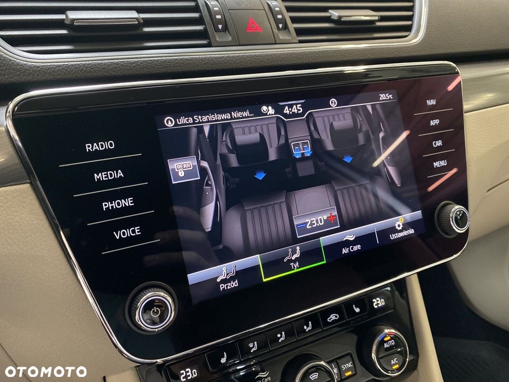 Skoda Superb 2.0 TDI SCR Style DSG - 28