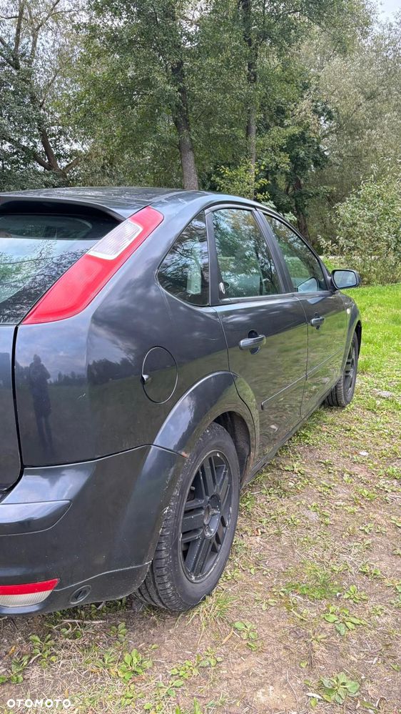 Ford Focus 1.6 Ghia - 4