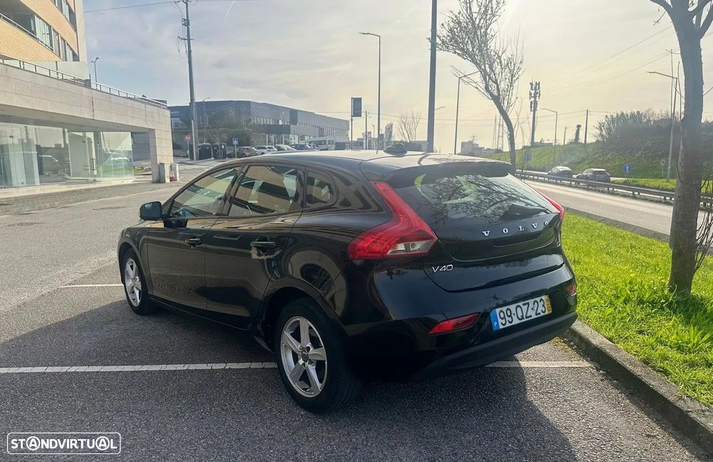 Volvo V40 2.0 D2 Momentum - 5