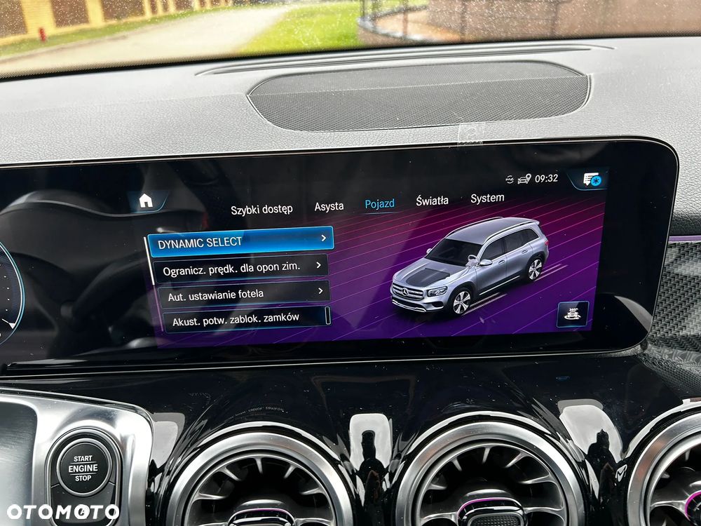 Mercedes-Benz GLB 250 4-Matic AMG Line 8G-DCT - 22